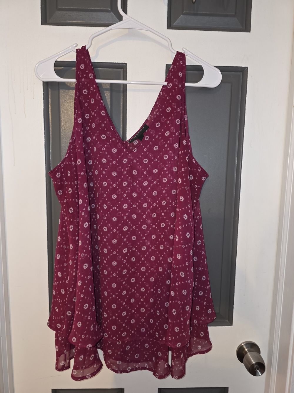 Lane Bryant Magenta Floral V-Neck Sleeveless Tank